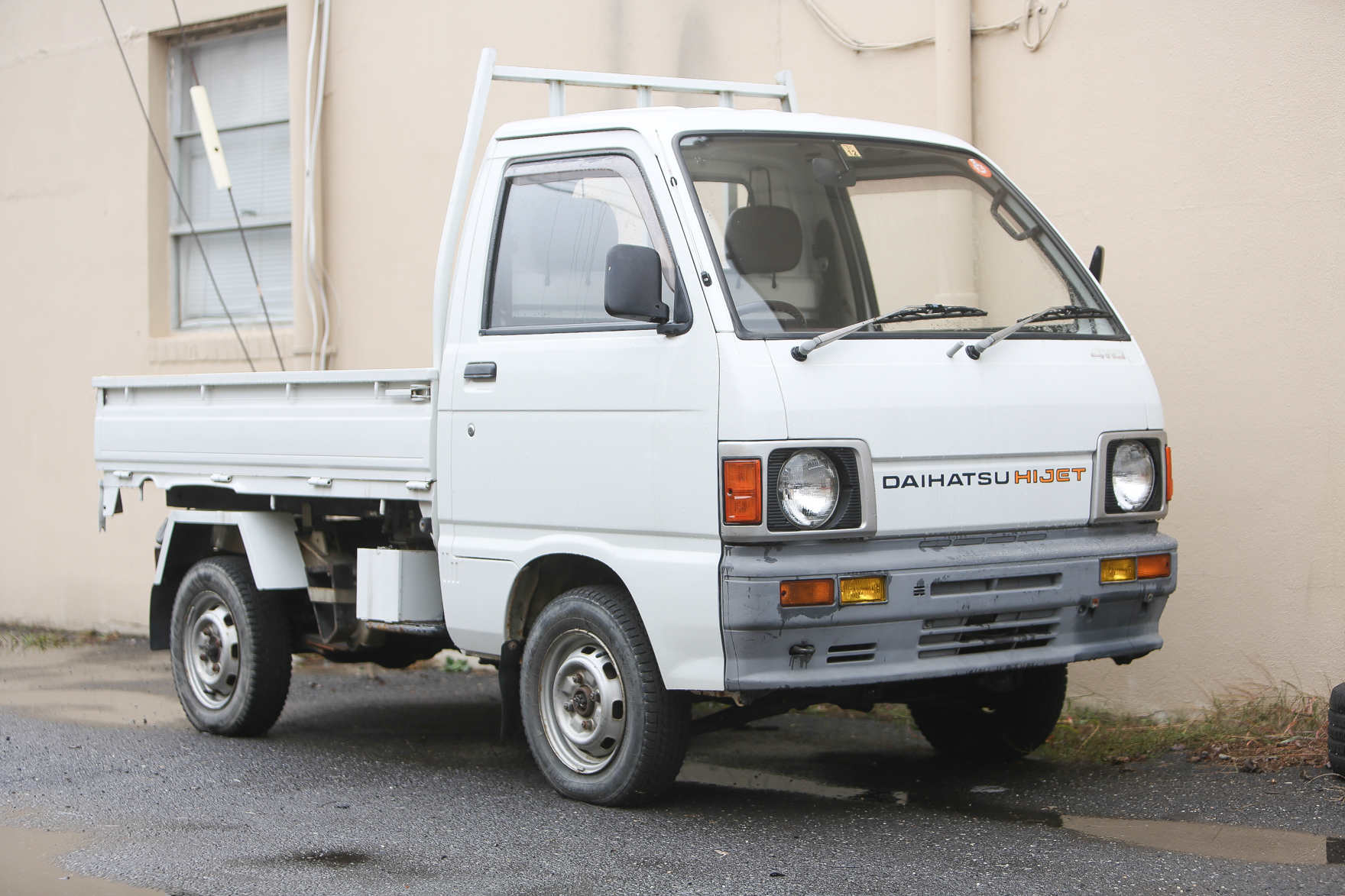 1989 Daihatsu Hijet Dump bed with Scissor Lift - $15,000