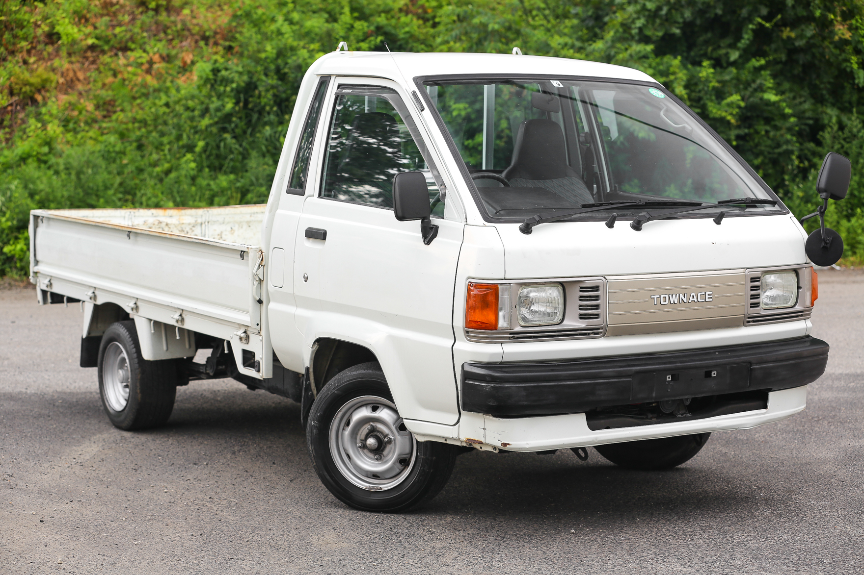 1996 Toyota Town Ace DX - $9,995